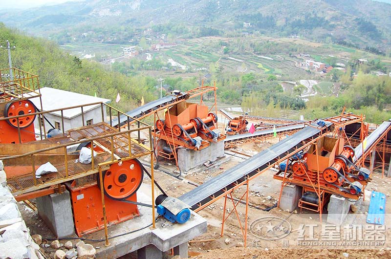 红星颚式破碎机生产线现场，配置合理、高产运行